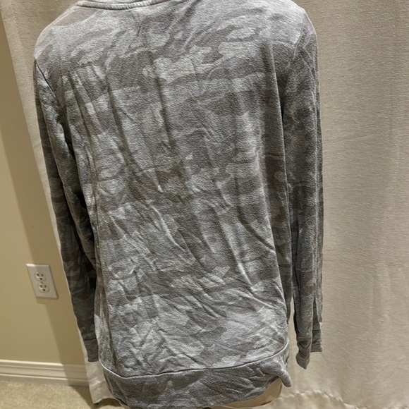 Camouflage Sweatshirt - Picture 3 of 4
